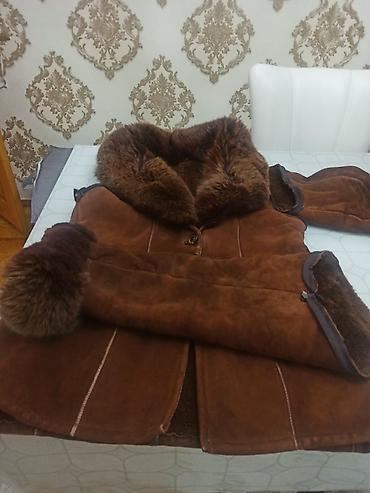 Qadın üçün kürklü gödəkçə - Material: təbii görünüşlü qəhvəyi süet lalafo.az -da Qadın üçün kürklü gödəkçə - Material: təbii görünüşlü qəhvəyi süet