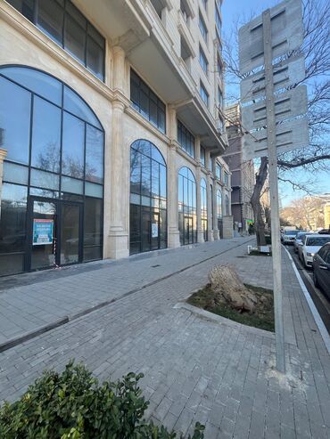 Digər kommersiya daşınmaz əmlakı: Sahibi tərəfindən icarəyə verilir: Səbayıl rayonu,Bayıl qəsəbəsi — 15