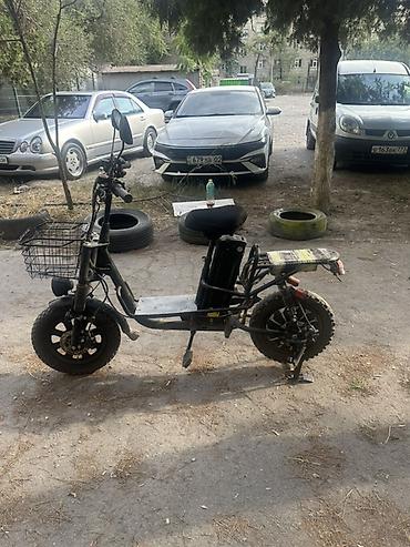 mini ev: Электроскутер городского типа с корзиной и зеркалами Описание и — 2
