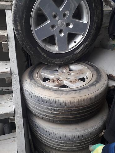 disk: Jeep yüngül lehimli disklər və şinlər dəsti - Marka/Model: Jeep — 2