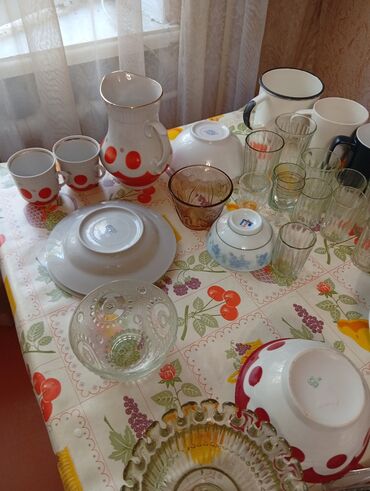 замороженный малина: Набор кухонной посуды и стекла, разнородная подборка: - Кувшин