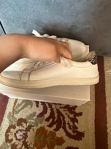 Кроссовки и спортивная обувь: Кроссовки, 38, Calvin Klein, Б/у, цвет - Белый, Платная доставка, Самовывоз — 6