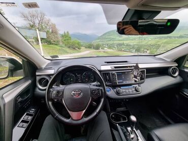 авто 4 вд: Toyota RAV4: 2018 г., 2.5 л, Автомат, Гибрид, Внедорожник