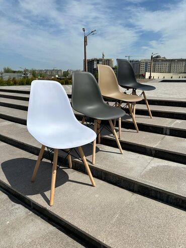 Табуретки: Стул пластиковый — 2