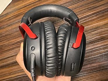Беспроводные полноразмерные наушники: Игровая гарнитура HyperX (серия Cloud/Stinger). Проводное подключение — 1