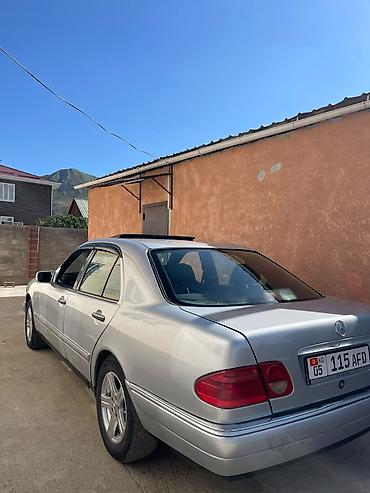 385 55: Mercedes-Benz E-Class: 1996 г., 2.3 л, Автомат, Седан — 4