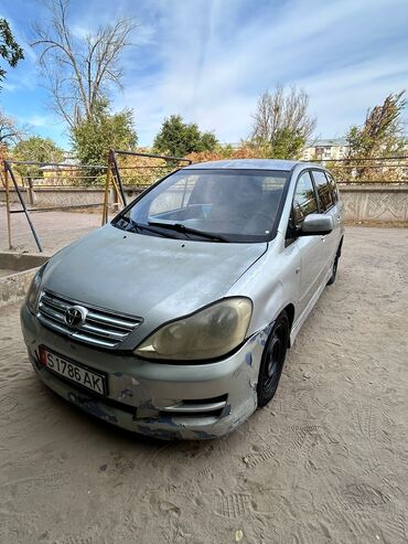 Toyota: Toyota Avensis Verso: 2004 г., 2 л, Механика, Дизель, Минивэн