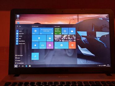 Manometers: İşlənmiş ASUS 15.6 ", Intel Pentium, 1 TB