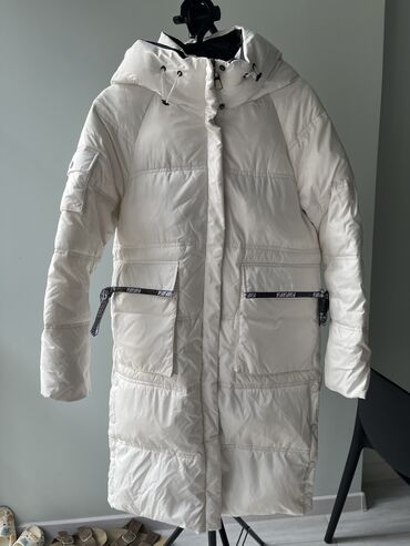 белая зимняя куртка женская: Пуховик, По колено, Оверсайз, S (EU 36), M (EU 38)