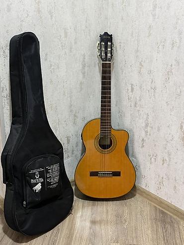 klassik gitara: Gitara ideal işləyir. Royaldan alınıb. Cızıqlarına görə cüzi endirim — 1