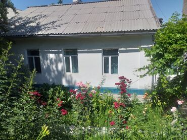 дом село маловодное: 110 м², 5 комнат, Парковка, Забор, огорожен
