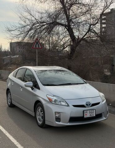 Toyota: Toyota Prius: 2011 г., 1.8 л, Вариатор, Гибрид, Хэтчбэк