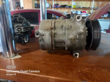 Kompressorlar: Avtomobil kondisionerinin kompressoru. Avtomobilin kondisioner — 4