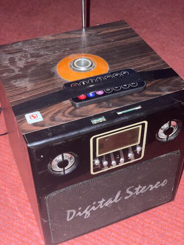 телефонные номера: Ретро радиостанция «Digital Stereo» Это портативная колонка, которая