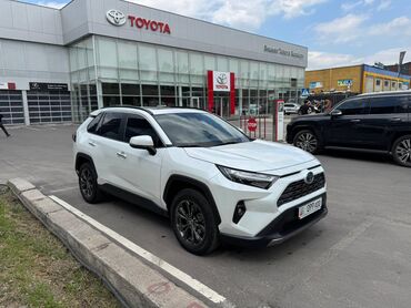 продаю с доплатой мне: Toyota RAV4: 2023 г., 2.5 л, Автомат, Гибрид, Кроссовер