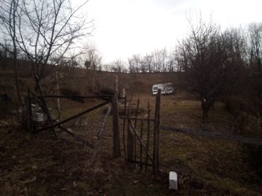 Prodaja zemljišta: Prodajem ili bih menjao tri vezana placa u Loznici od 30 ari sa — 5