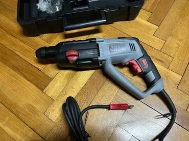 Električne bušilice: Kvalitetna vibraciona bušilica-čekić; Snaga 800W; Prihvat SDS; Sa — 8