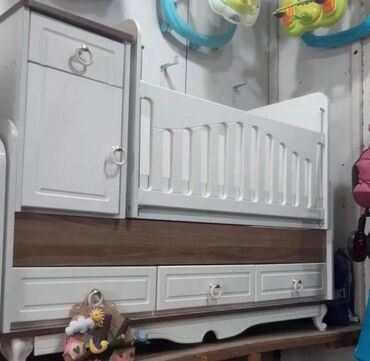şırdan: Oğlan və qız üçün, Dördbucaq, Beşik, Dəst ilə, Yellənmə mexanizmsiz