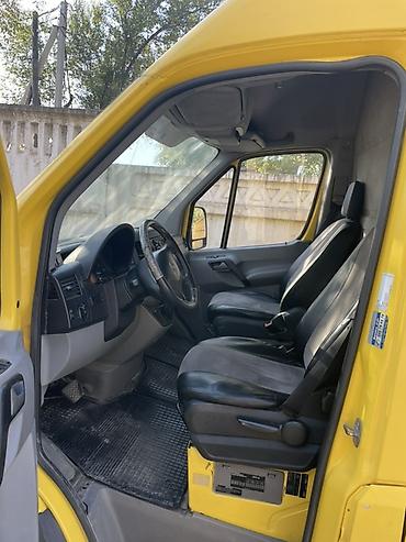 обшивка на одиссей: Mercedes-Benz Sprinter (длинная база, высокий кузов), желтый фургон — 2