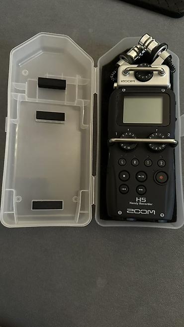 ses yazma cihazi: **Zoom H5 Handy Recorder** Portativ peşəkar səs yazma cihazı. Şəkildə — 1