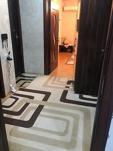 yevlax iş: Bakı, M.Ə. Rəsulzadə qəs., 3 otaqlı, Köhnə tikili, m. Azadlıq Prospekti, 57 kv. m — 3