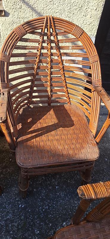 Baštenski nameštaj: 6 stolica i sto — 4