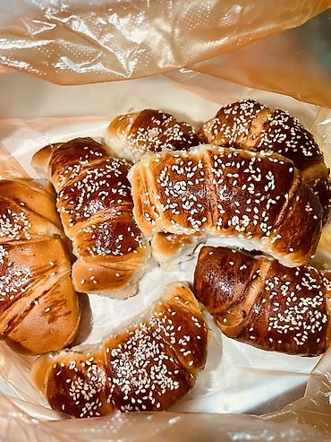 цены на продукты в бишкеке на сегодня: Домашние булочки: - Мягкое дрожжевое тесто, пышная структура, румяная — 1