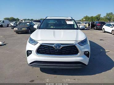 inter: Toyota Highlander: 2022 г., 2.5 л, Автомат, Гибрид — 1