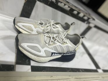 зимние термо кроссовки мужские: Мужские кроссовки, 39.5, Adidas, Б/у, цвет - Белый