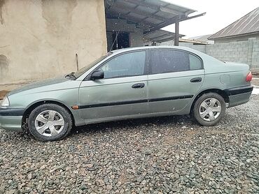 бутка машина: Toyota Avensis: 2001 г., 1.8 л, Автомат, Бензин, Седан