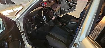 Mercedes-Benz: Mercedes-Benz C-Class: 2.3 l | 1999 il Sedan — 11