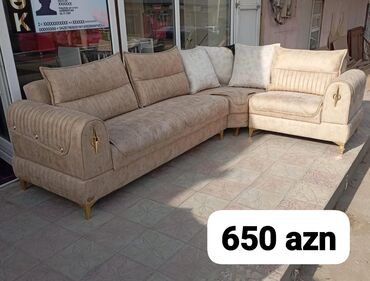 Giriş qapıları: Künc divan