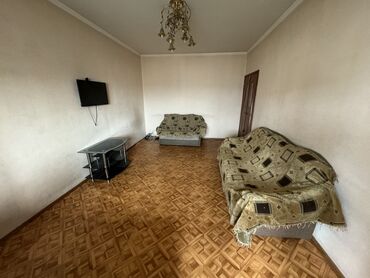 продажа 1 комнатную квартиру в бишкеке: 3 комнаты, 68 м², 106 серия, 9 этаж, Старый ремонт