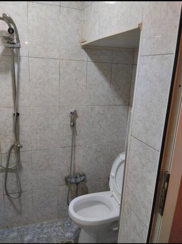 Uzunmüddətli kirayə mənzillər: Iceri Şeher. Qiz Qalasinin yani. 1 otaqli heyet evi. Her weraiti var — 11