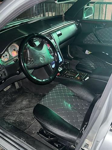 Mercedes-Benz: Mercedes-Benz E-Class (W210) sedan - Kuzov: 4 qapılı sedan, gümüşü — 6