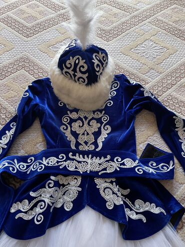 кыргызские национальные платья: Костюм с юбкой, Модель юбки: Пышная, Макси, Made in KG, L (EU 40)