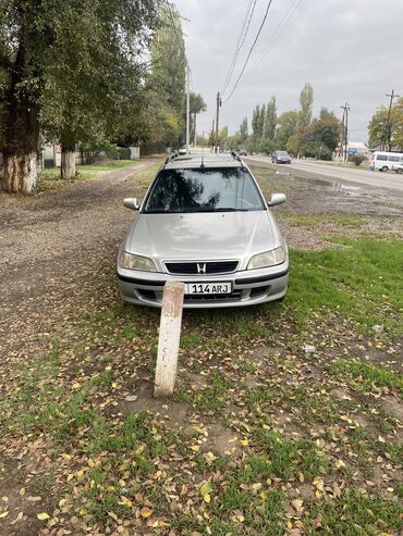 цивик седан: Honda Civic: 1998 г., 1.4 л, Механика, Бензин, Универсал