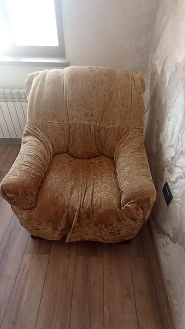 Mebel dəsti – yumşaq oturma dəsti - Tərkib: 1 ədəd geniş divan və 2