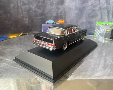 Avtomobil modelləri: Коллекционная модель Mercedes-Benz 220SE W111 black 1959 Vitesse — 2