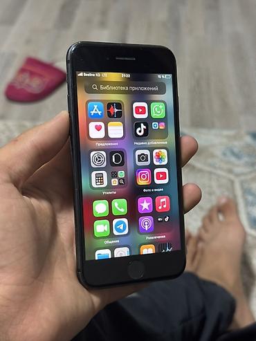 tcl qm8k: IPhone SE (2‑го поколения), цвет черный - Экран 4.7" Retina HD (IPS) — 3