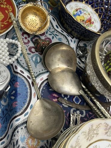 Digər əntiq əşyalar: Məişət və bəzək əşyalarından ibarət nostalji kolleksiya - Qızılı — 10