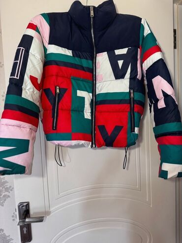Köynəklər: Pencək, Tommy Hilfiger, S
