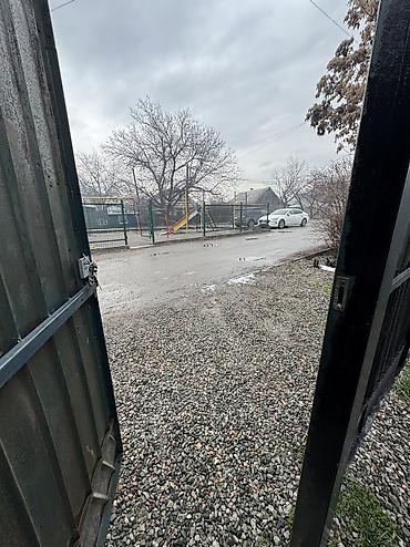 Продажа полдома: Продается пол дома Кызыл Аскер, возле улицы Кайназарова, участок 2.5 — 2