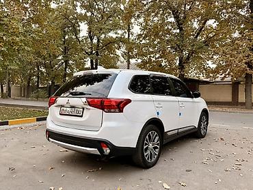 subaru levorg: Mitsubishi Outlander: 2017 г., 2.4 л, Автомат, Бензин, Кроссовер — 3