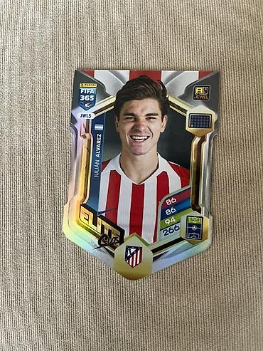 bayraglar: Panini FIFA 365 kolleksiya kartı – “Elite” seriyası - Oyunçu: Julián — 1
