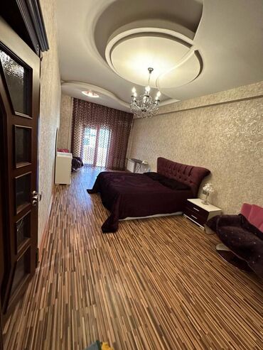 Uzunmüddətli kirayə mənzillər: 28 May metrosu Jalə Plazada mənzil kirayə verilir. Mərtəbə 16/12 Ümumi — 12