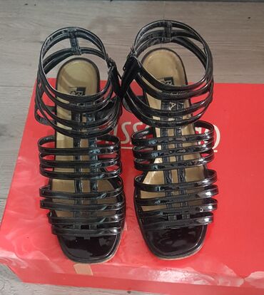 обувь 28 размер: Туфли брендовые от ROLAND CARTIER лакированные Размер: 39; Цвет