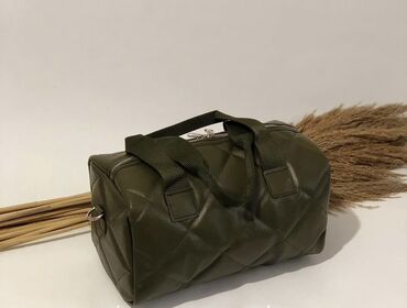 купить журнальный столик в баку: Yastı tikişli, iri ölçülü, zeytun-yaşıl rəngdə duffle/çuval tipli