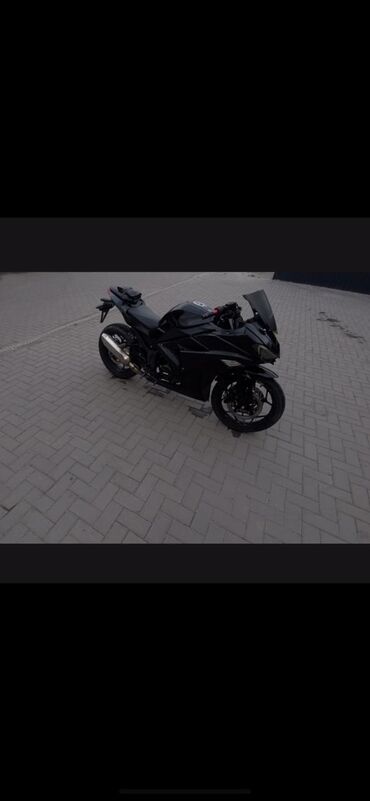 Мотоциклдер: Спортбайк Yamaha, 200 куб. см, Бензин, Чоңдор үчүн