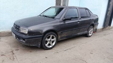 Volkswagen: Volkswagen Vento: 1994 г., 1.8 л, Механика, Бензин, Седан